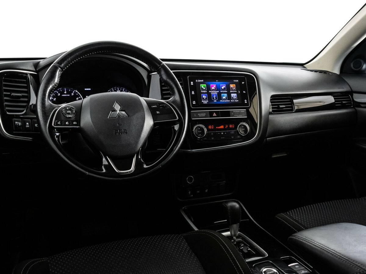 Купить Mitsubishi Outlander с пробегом. Фото: #10