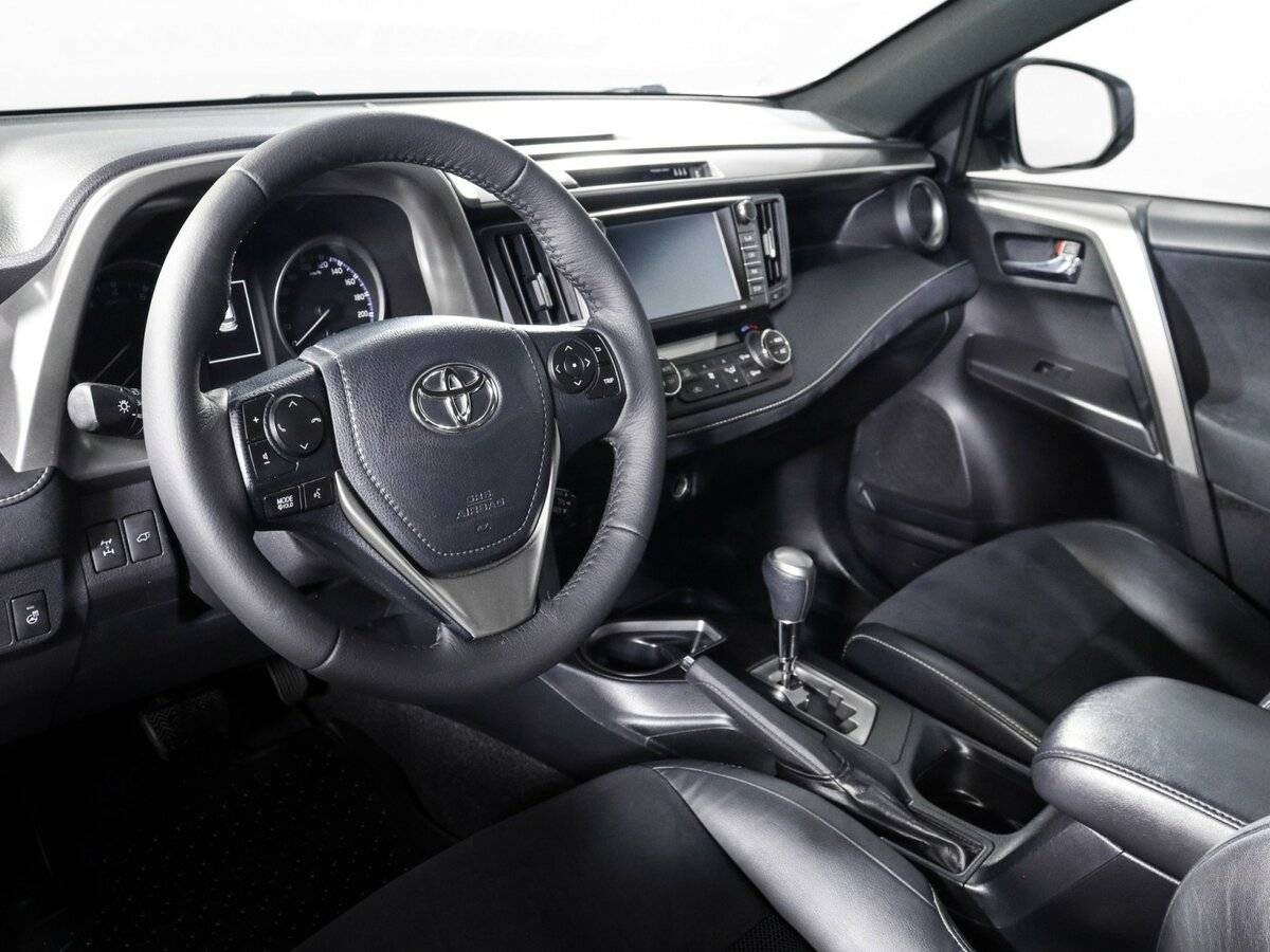 Купить Toyota RAV4 с пробегом. Фото: #13