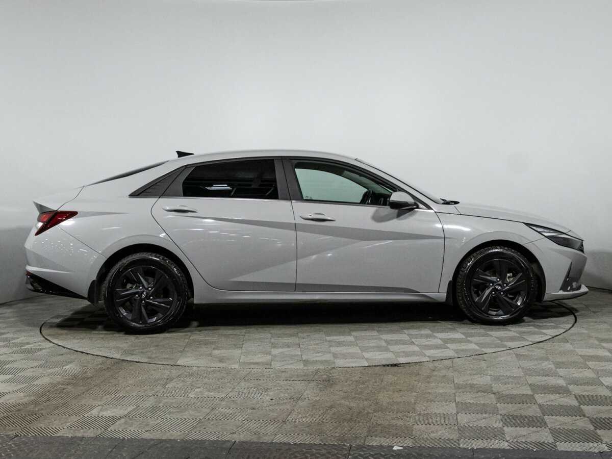 Купить Hyundai Elantra с пробегом. Фото: #3