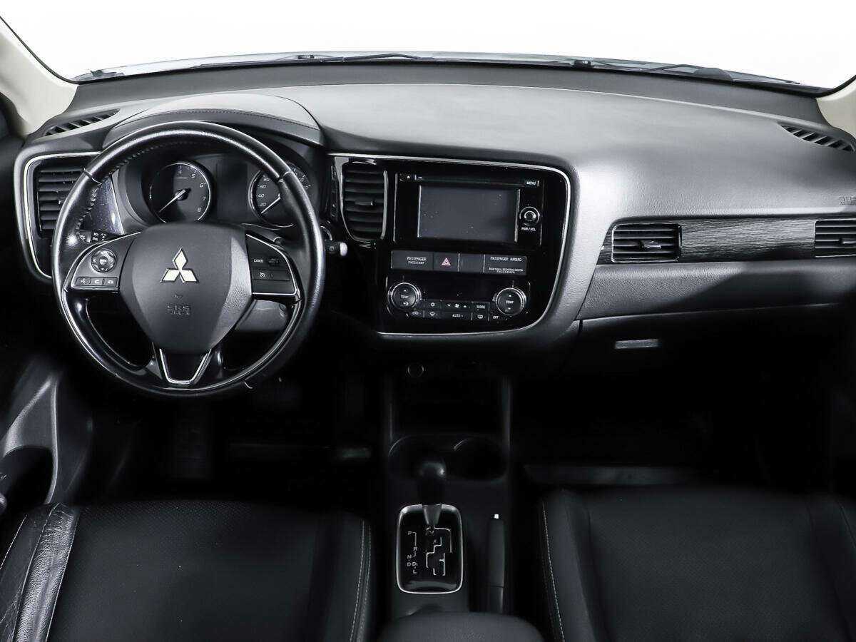 Купить Mitsubishi Outlander с пробегом. Фото: #9