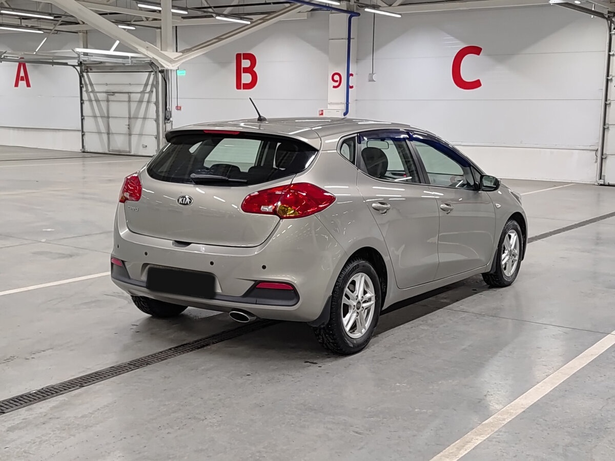 Купить Kia Ceed с пробегом. Фото: #4