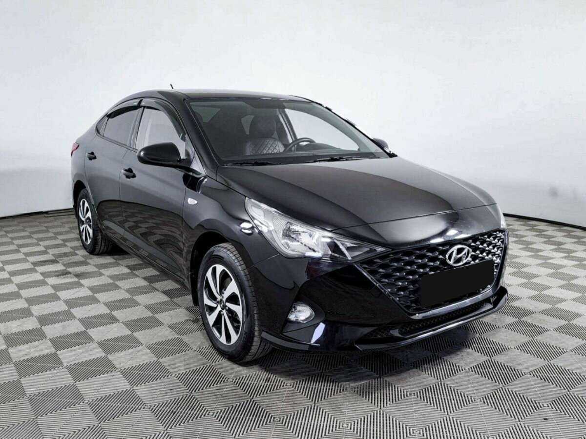 Купить Hyundai Solaris с пробегом. Фото: #1