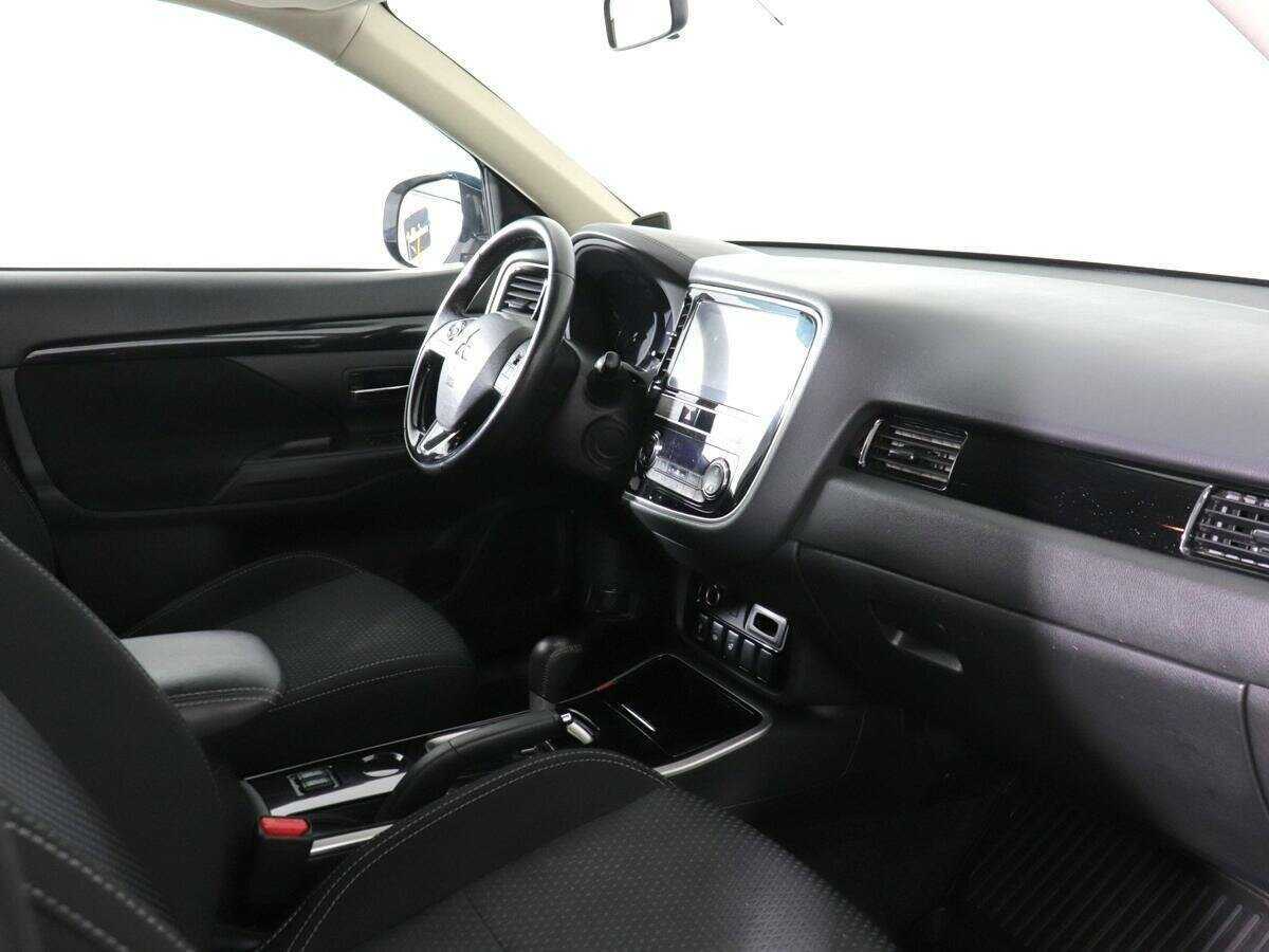 Купить Mitsubishi Outlander с пробегом. Фото: #8