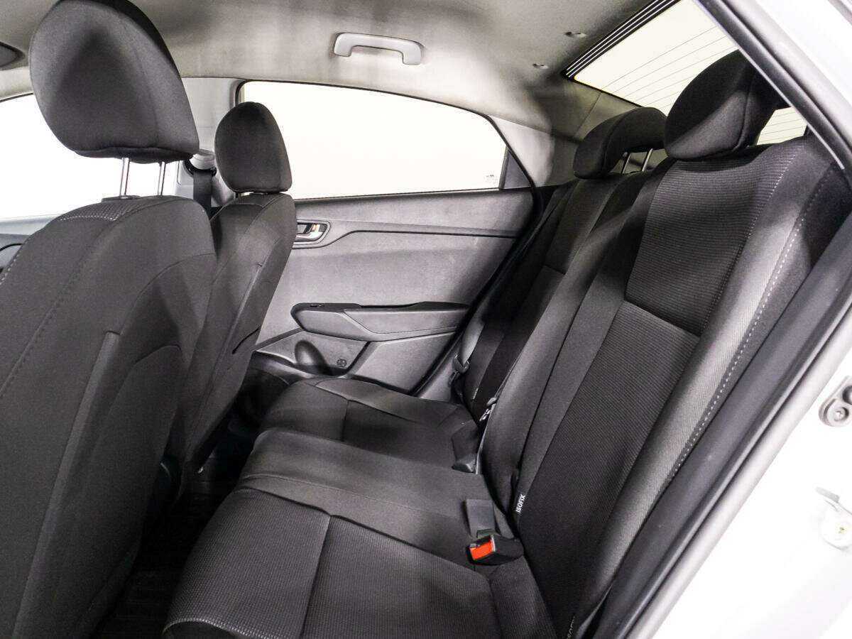 Купить Hyundai Solaris с пробегом. Фото: #9