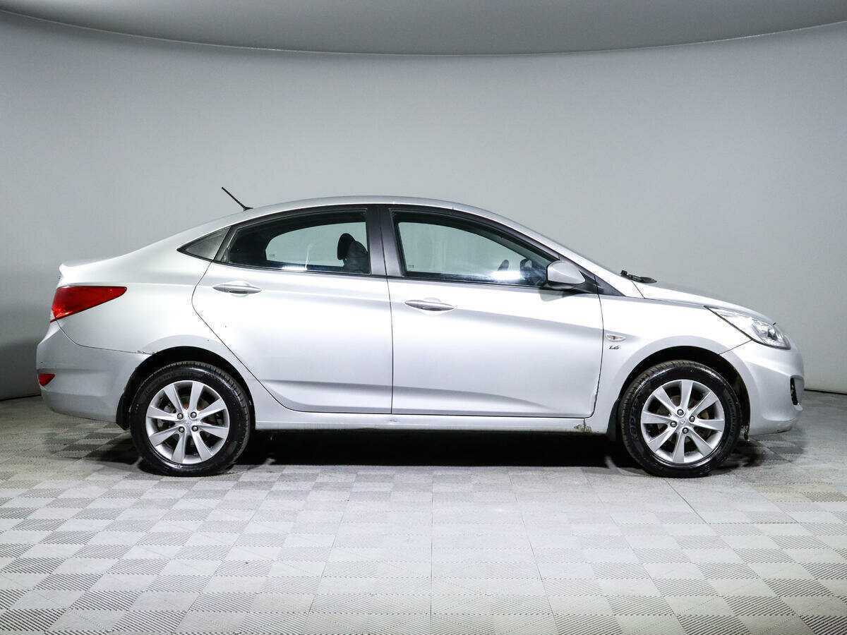 Купить Hyundai Solaris с пробегом. Фото: #3