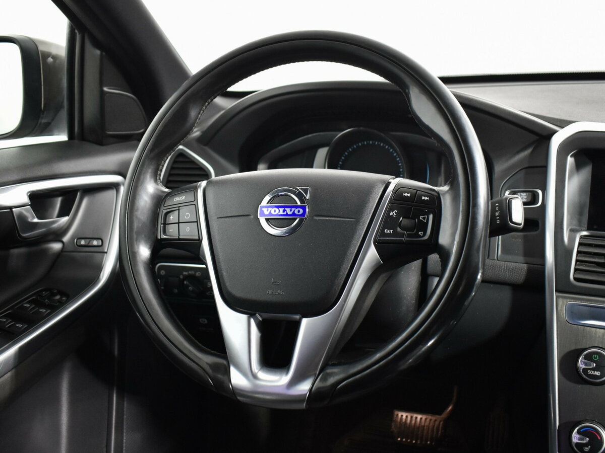Купить Volvo XC60 с пробегом. Фото: #18