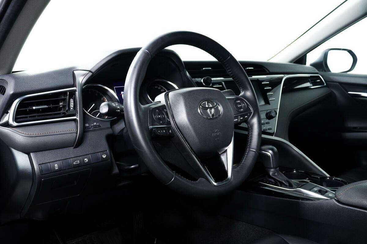 Купить Toyota Camry с пробегом. Фото: #12