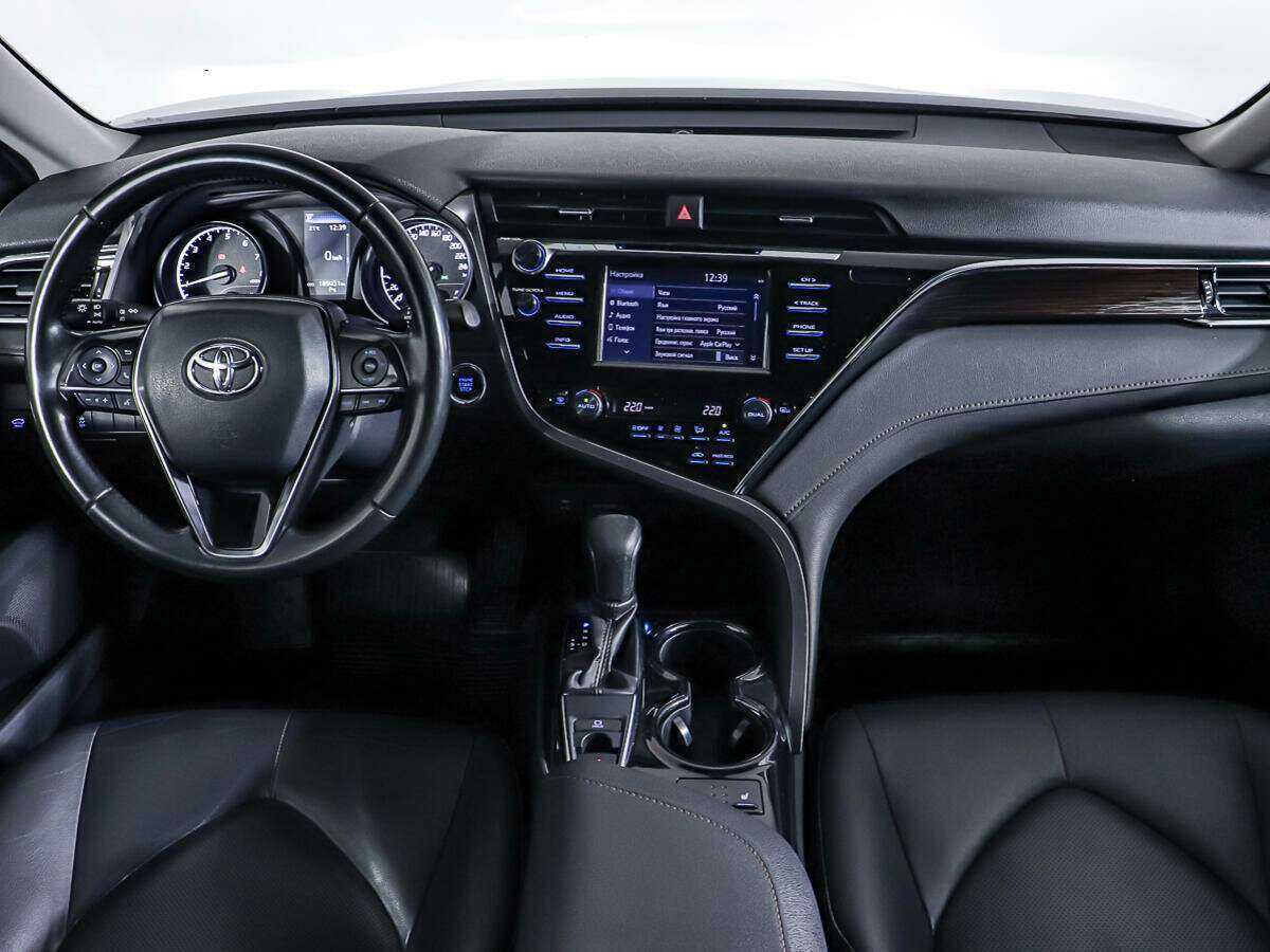 Купить Toyota Camry с пробегом. Фото: #9