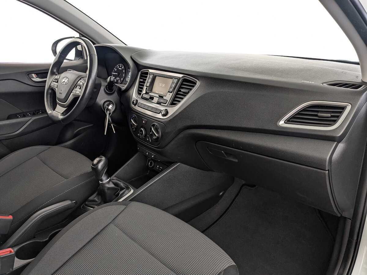 Купить Hyundai Solaris с пробегом. Фото: #10