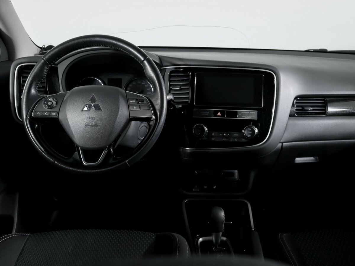 Купить Mitsubishi Outlander с пробегом. Фото: #11