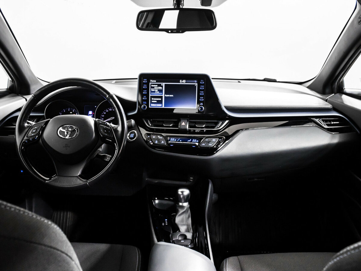Купить Toyota C-HR с пробегом. Фото: #9