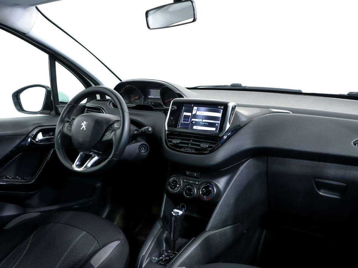 Купить Peugeot 208 с пробегом. Фото: #8