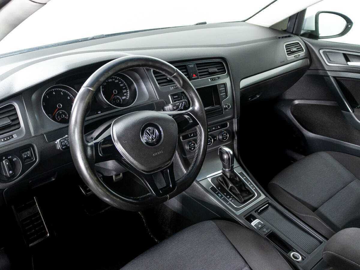 Купить Volkswagen Golf с пробегом. Фото: #6