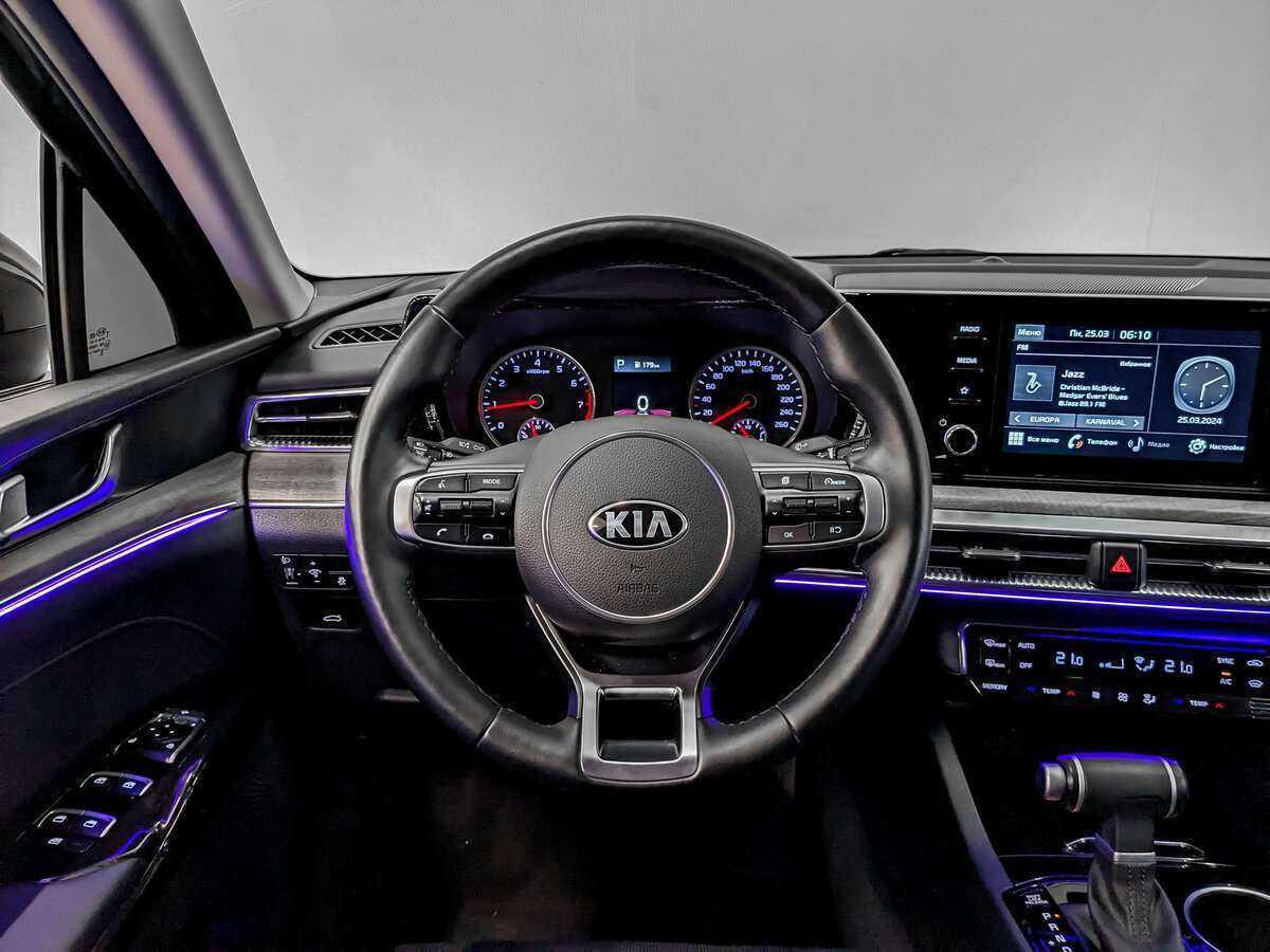 Купить Kia K5 с пробегом. Фото: #21