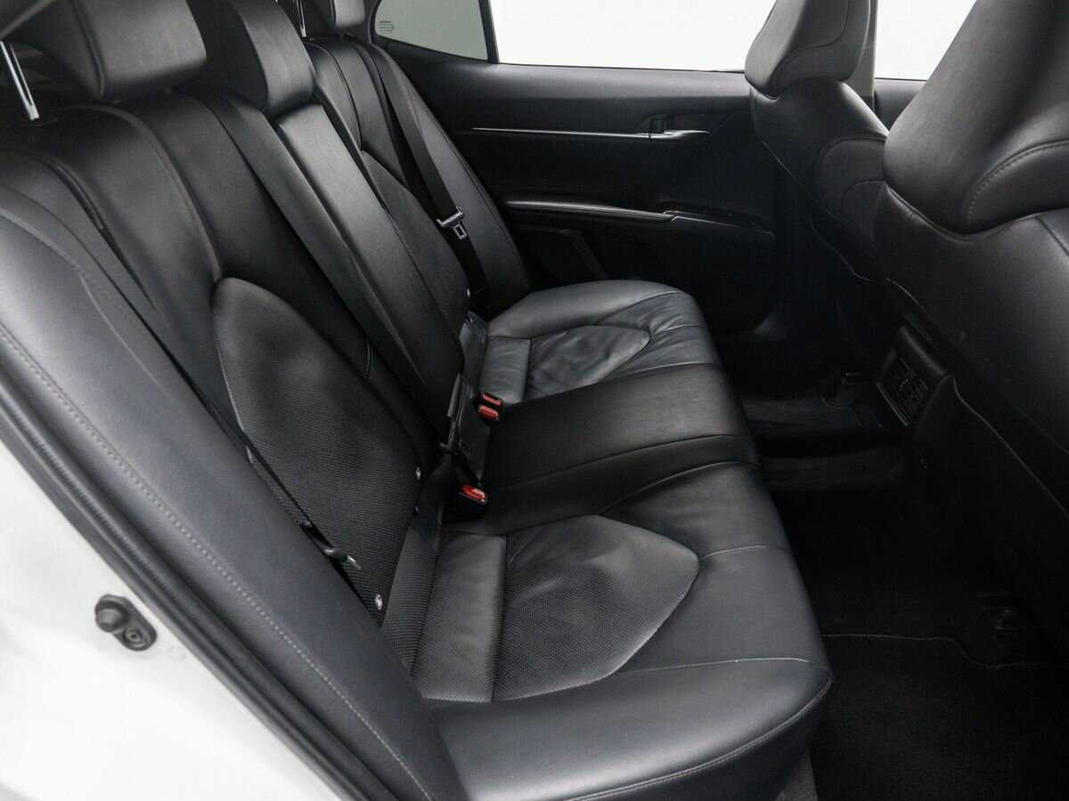 Купить Toyota Camry с пробегом. Фото: #8