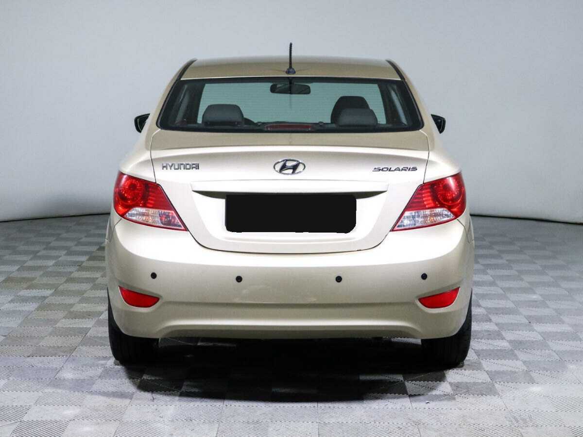 Купить Hyundai Solaris с пробегом. Фото: #4