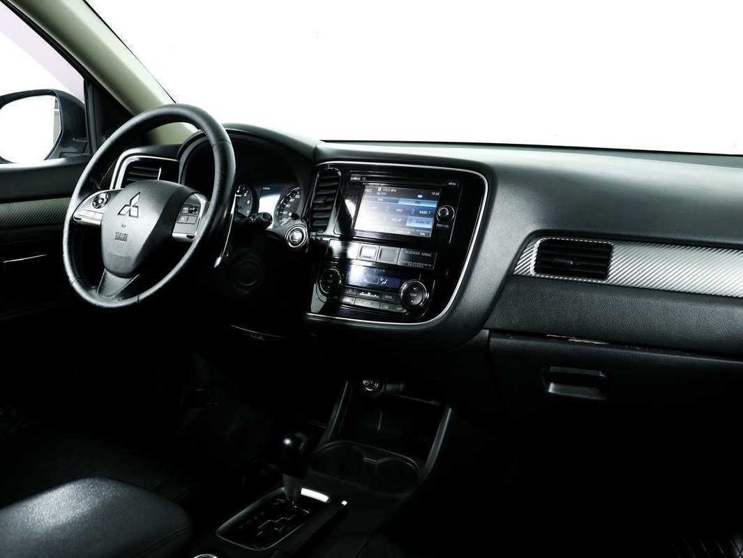 Купить Mitsubishi Outlander с пробегом. Фото: #10