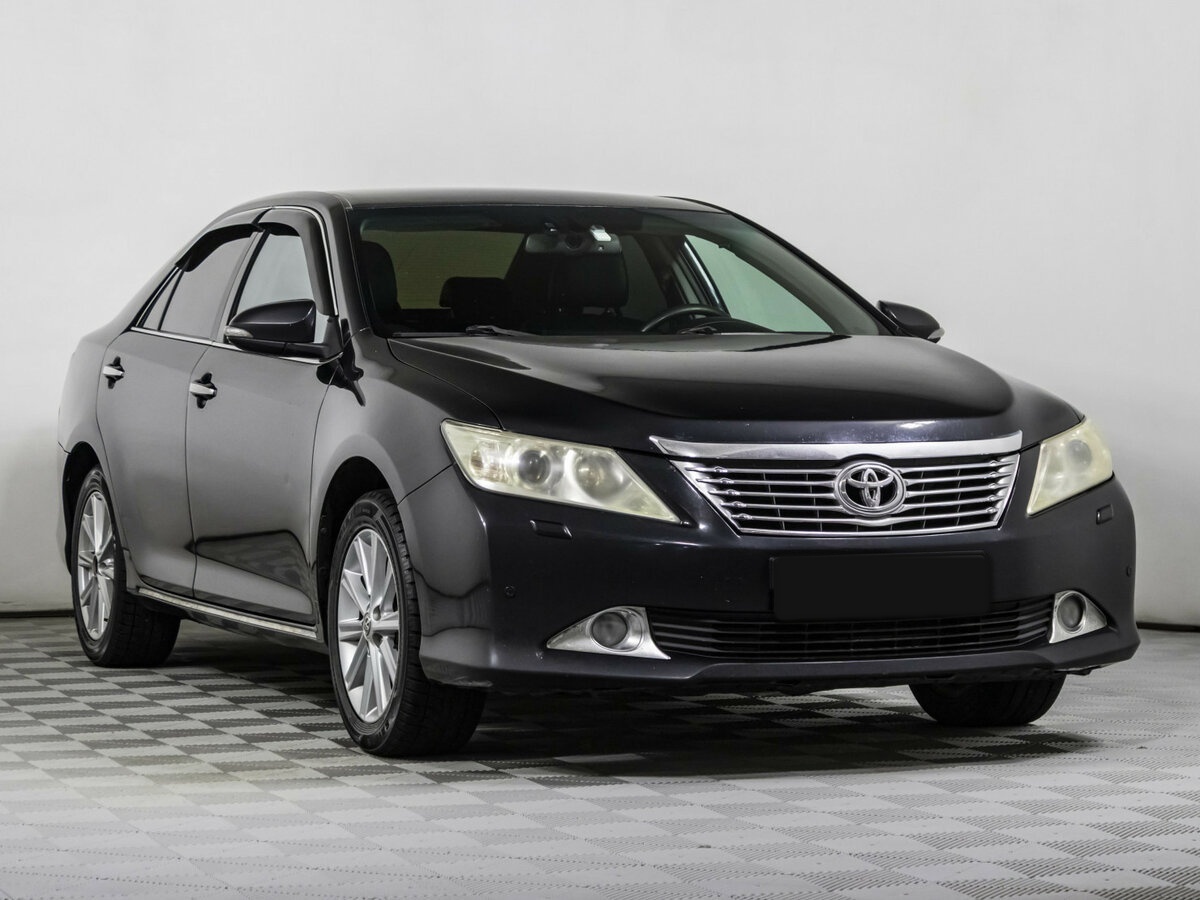 Купить Toyota Camry с пробегом. Фото: #2