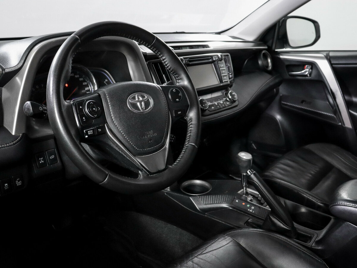 Купить Toyota RAV4 с пробегом. Фото: #12