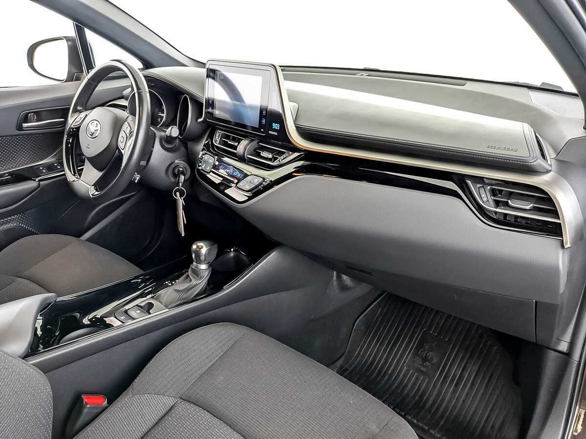 Купить Toyota C-HR с пробегом. Фото: #10