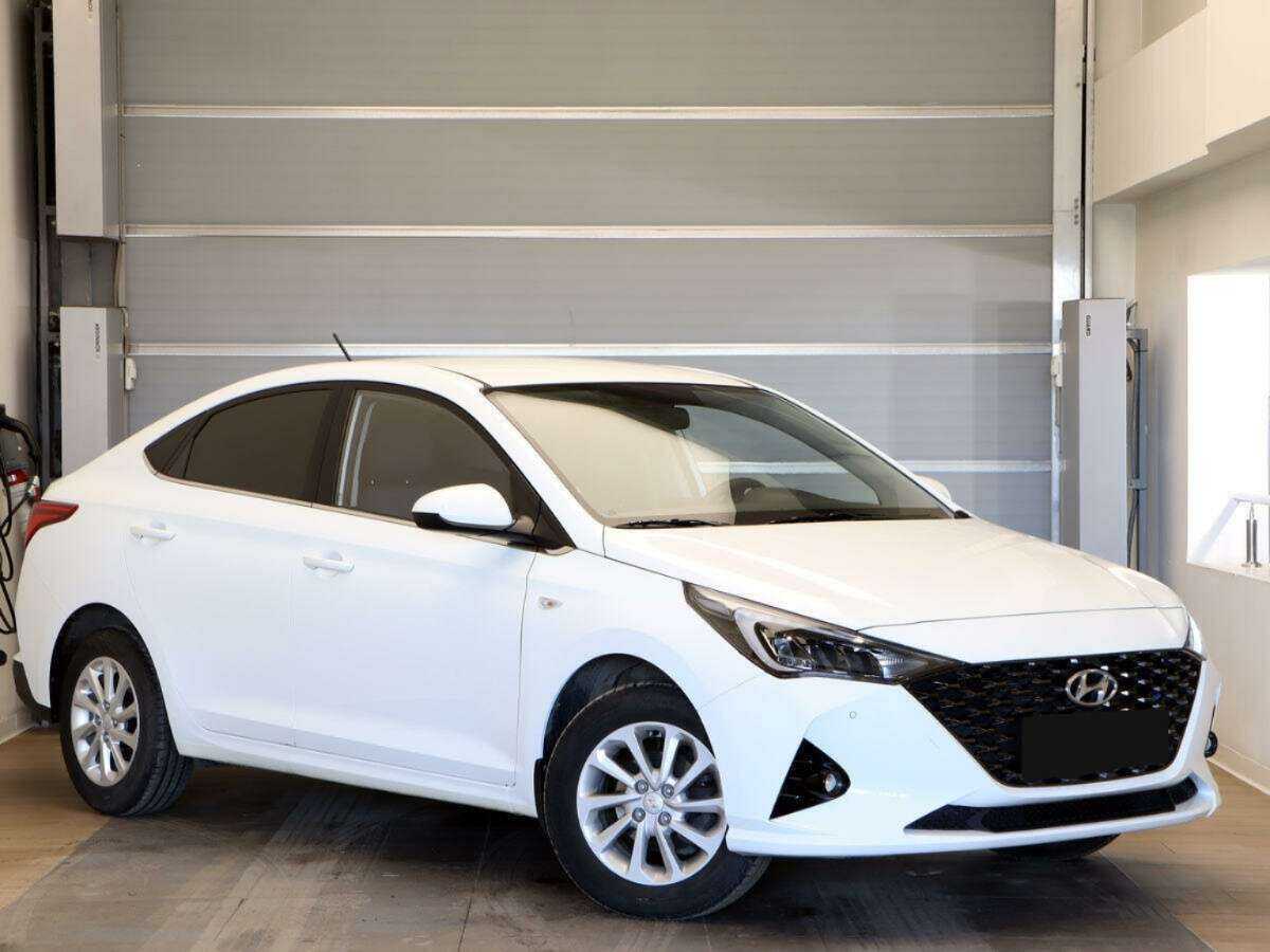 Купить Hyundai Solaris с пробегом. Фото: #2