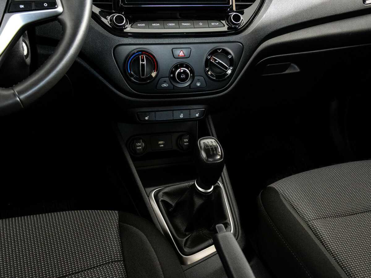 Купить Hyundai Solaris с пробегом. Фото: #11