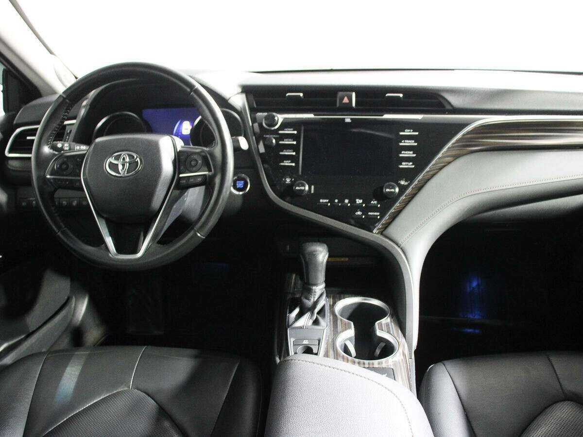 Купить Toyota Camry с пробегом. Фото: #8