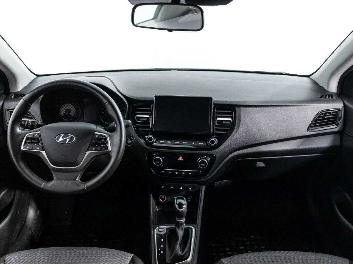 Купить Hyundai Solaris с пробегом. Фото: #12