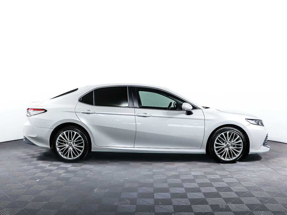 Купить Toyota Camry с пробегом. Фото: #3