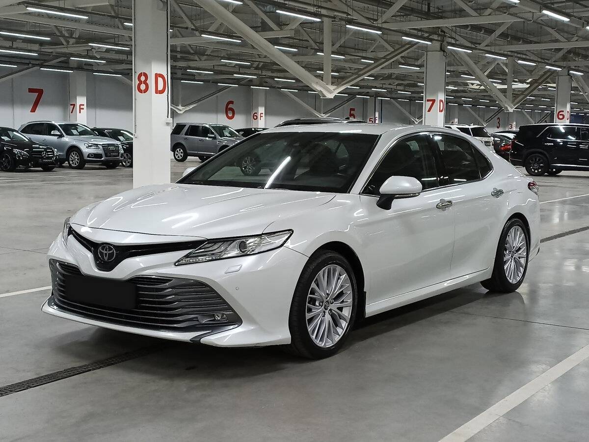 Купить Toyota Camry с пробегом. Посмотреть фото