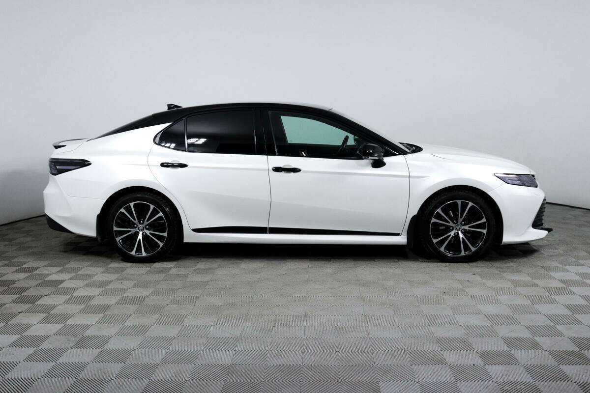 Купить Toyota Camry с пробегом. Фото: #3