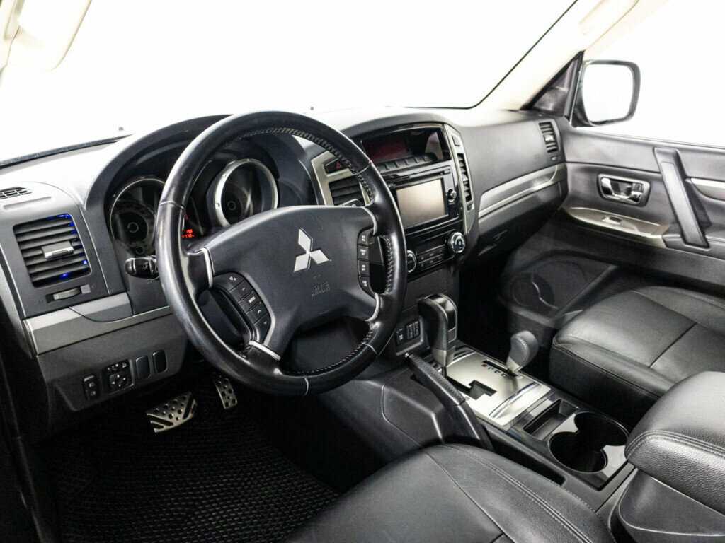 Купить Mitsubishi Pajero с пробегом. Фото: #10