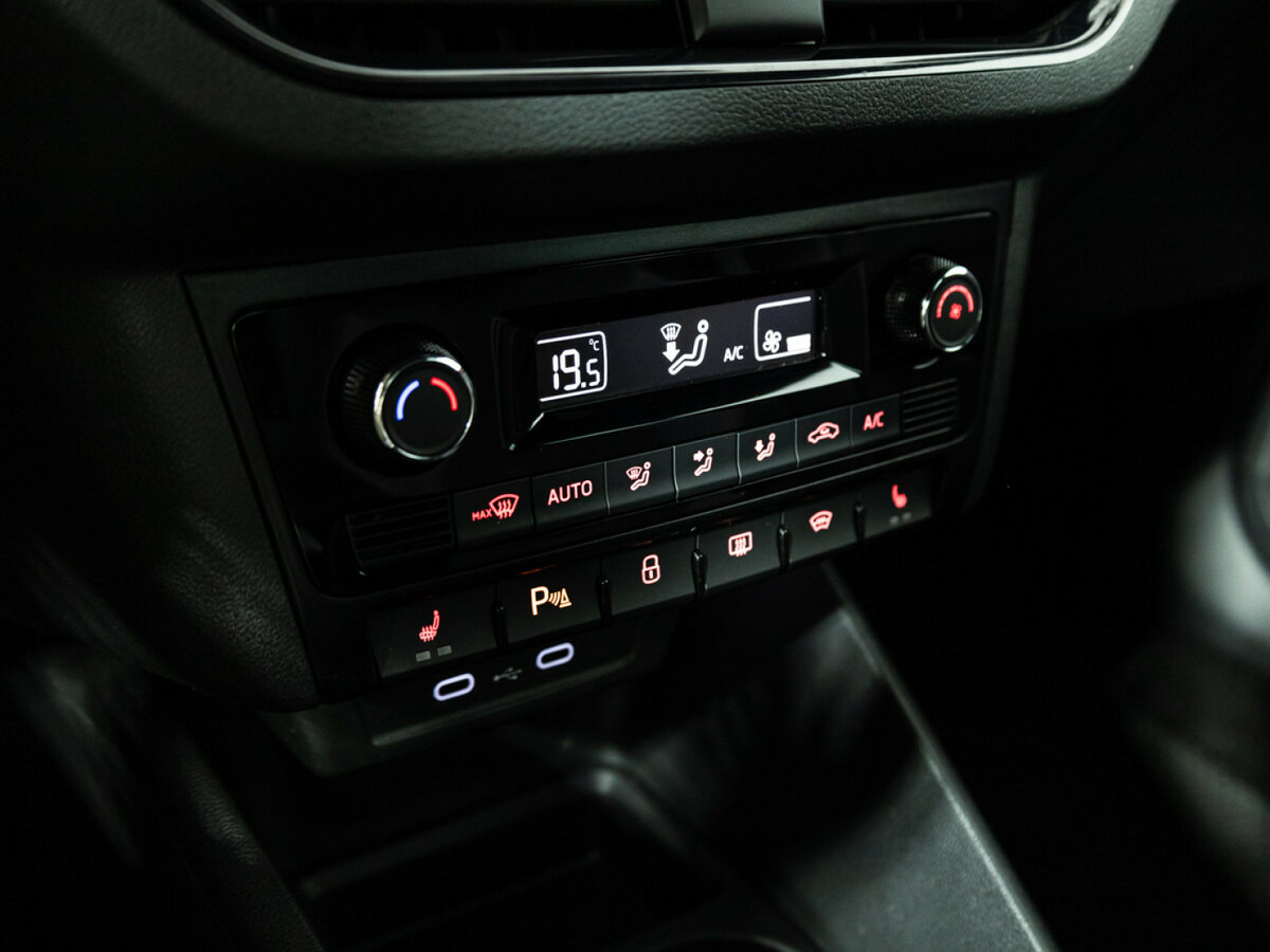 Купить Volkswagen Polo с пробегом. Фото: #14