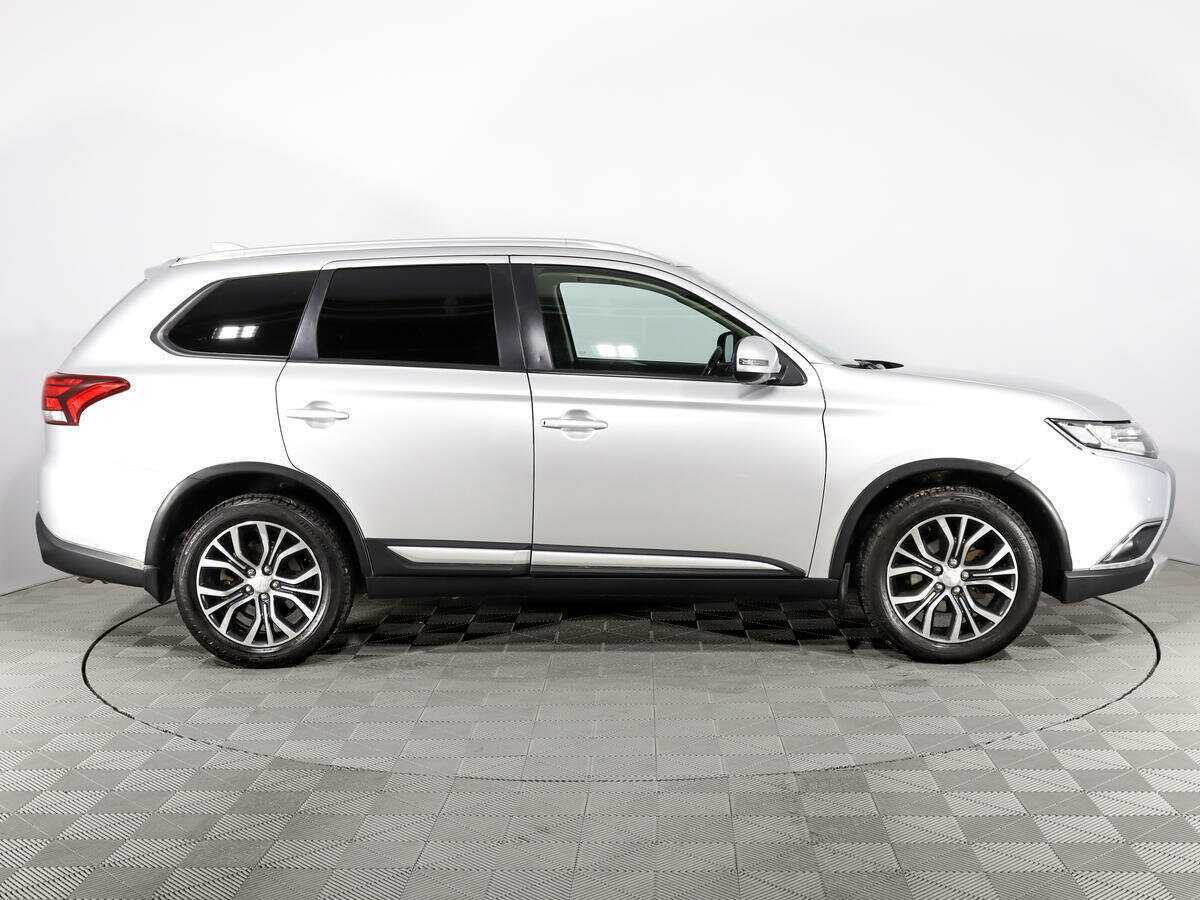 Купить Mitsubishi Outlander с пробегом. Фото: #4
