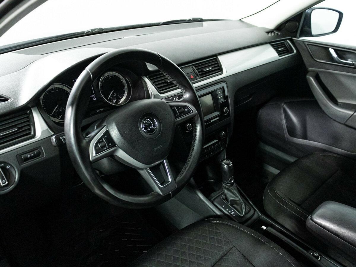 Купить Skoda Rapid с пробегом. Фото: #10