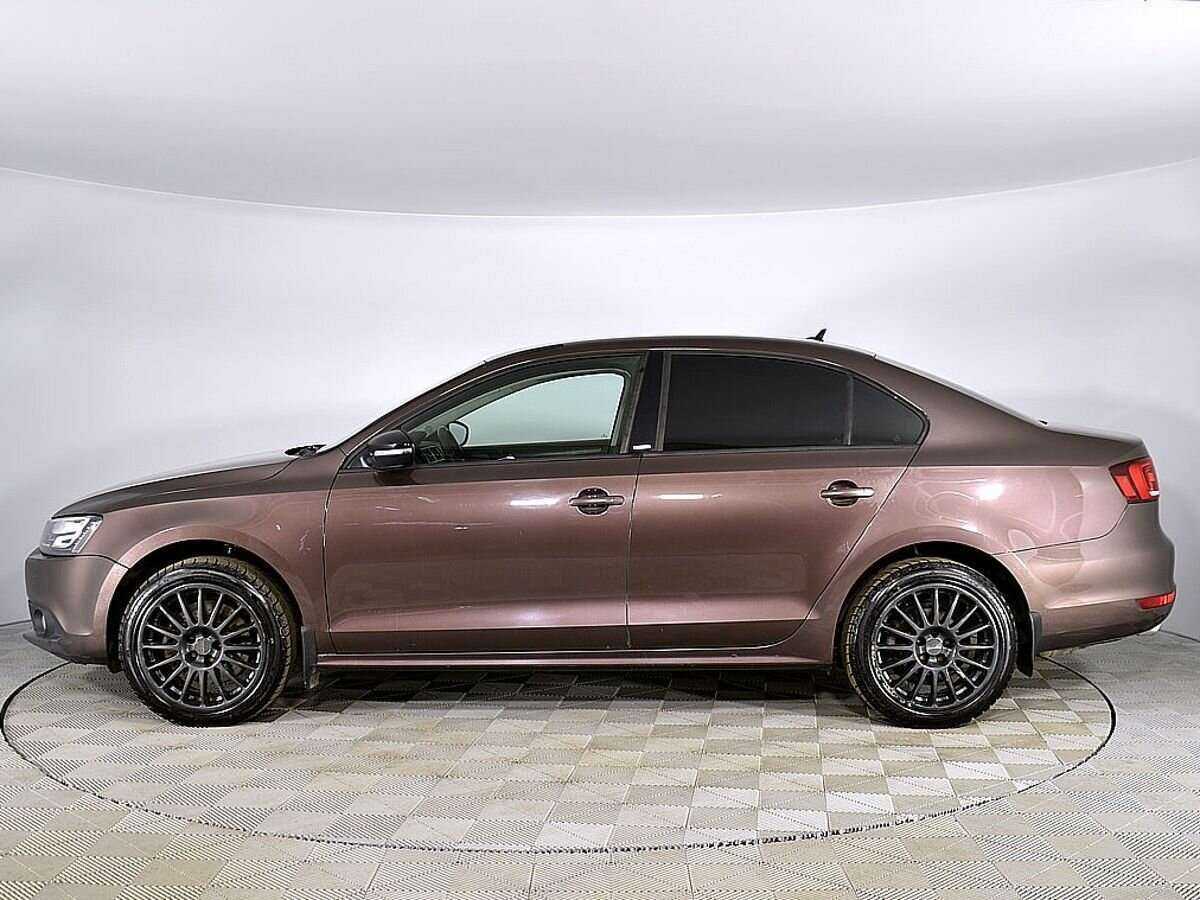 Купить Volkswagen Jetta с пробегом. Фото: #4