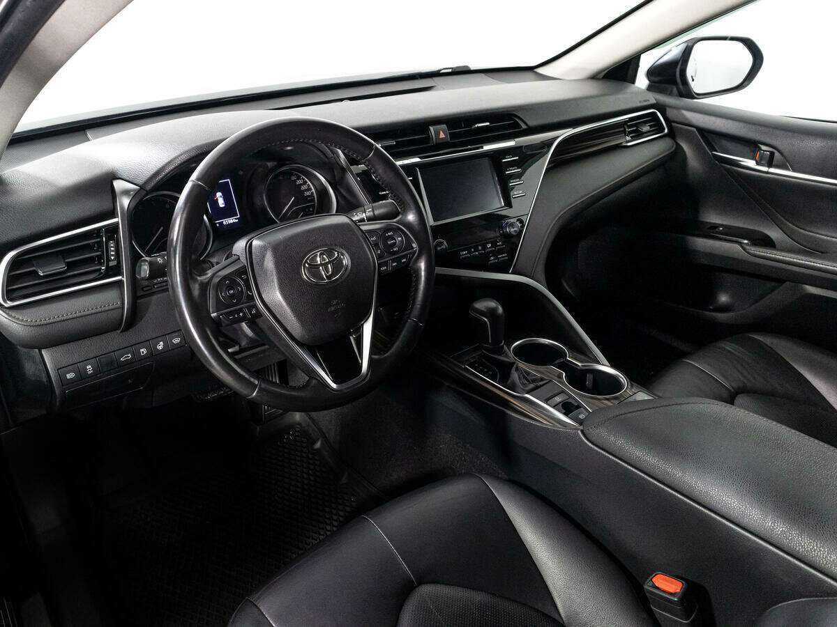 Купить Toyota Camry с пробегом. Фото: #10