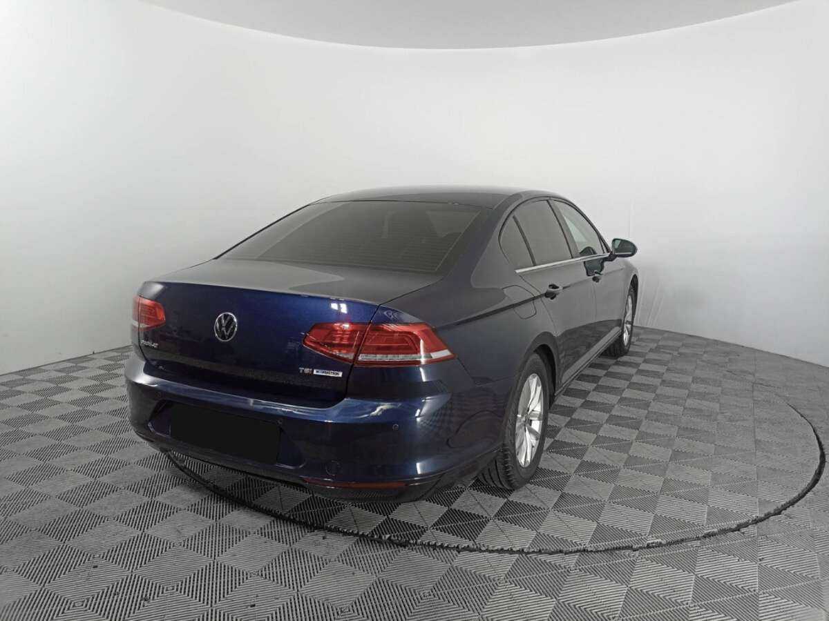 Купить Volkswagen Passat с пробегом. Фото: #4