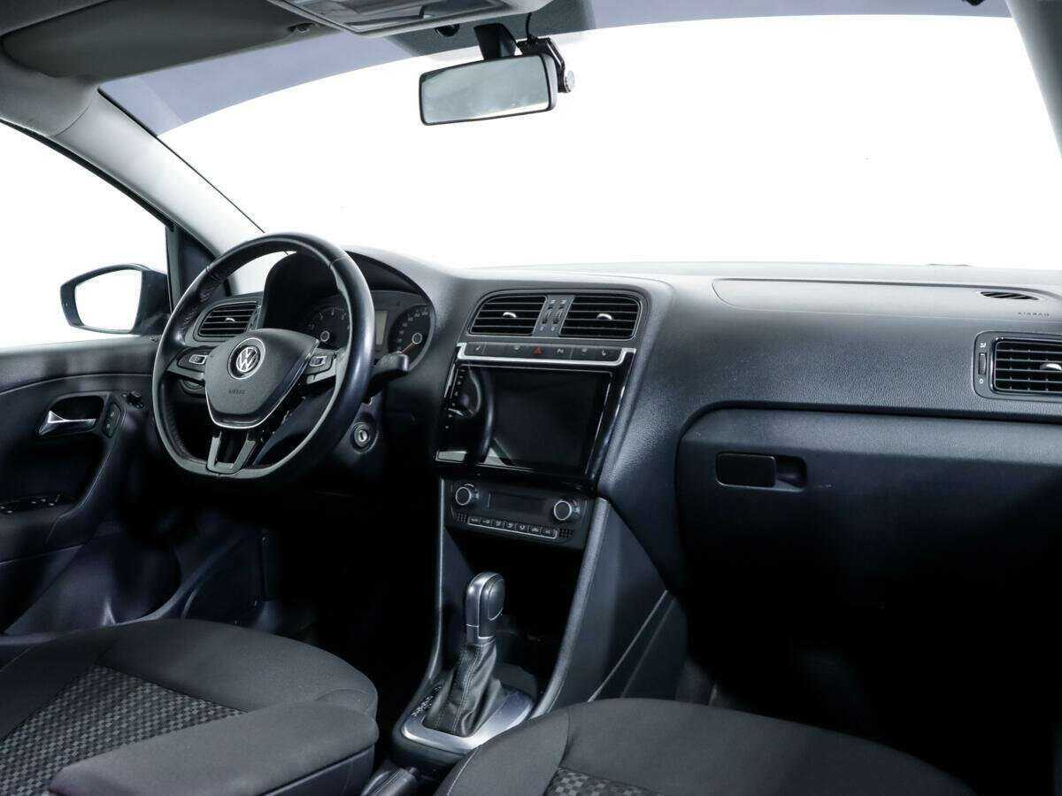 Купить Volkswagen Polo с пробегом. Фото: #8