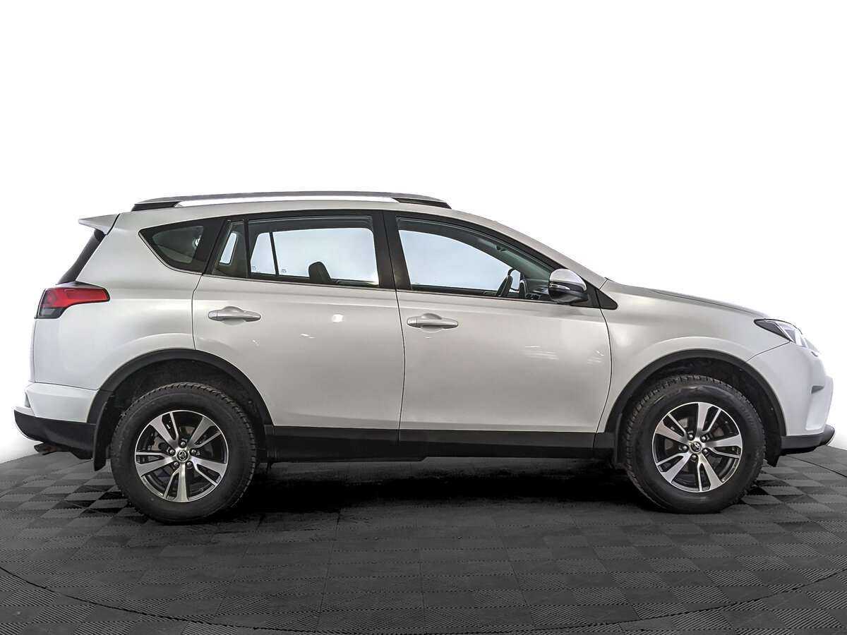 Купить Toyota RAV4 с пробегом. Фото: #3