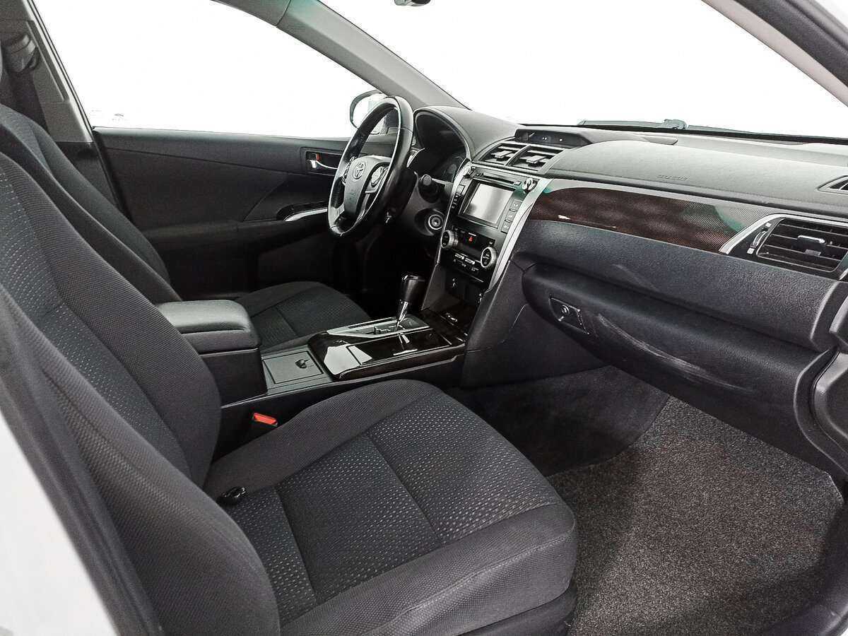 Купить Toyota Camry с пробегом. Фото: #8