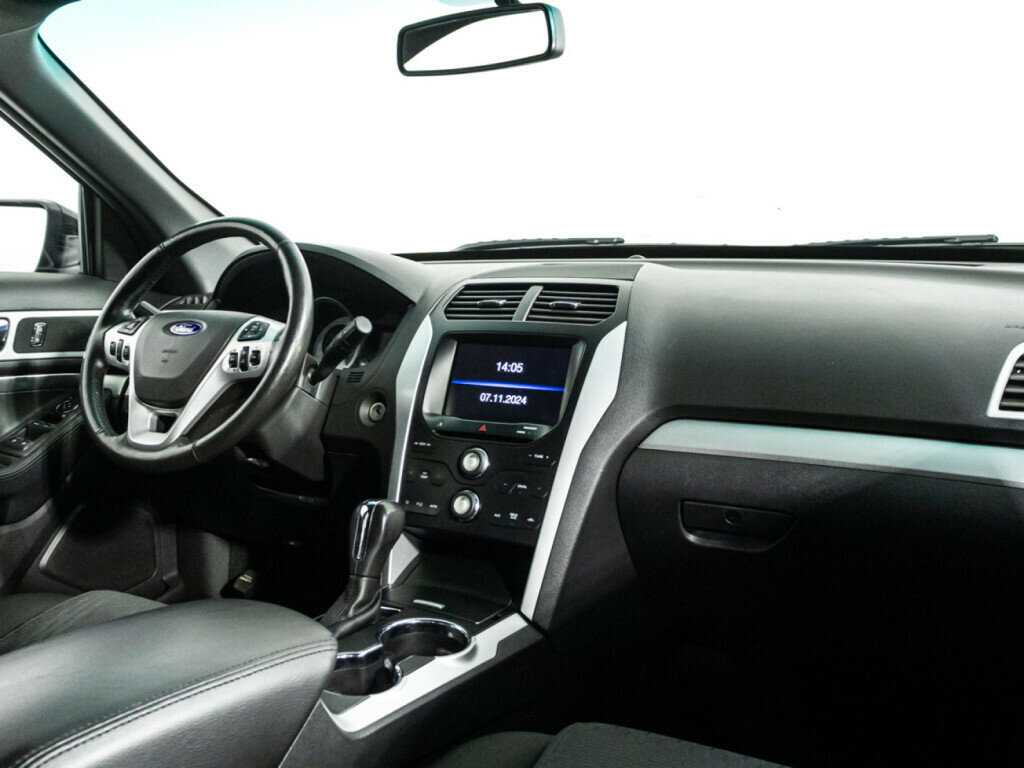 Купить Ford Explorer с пробегом. Фото: #8