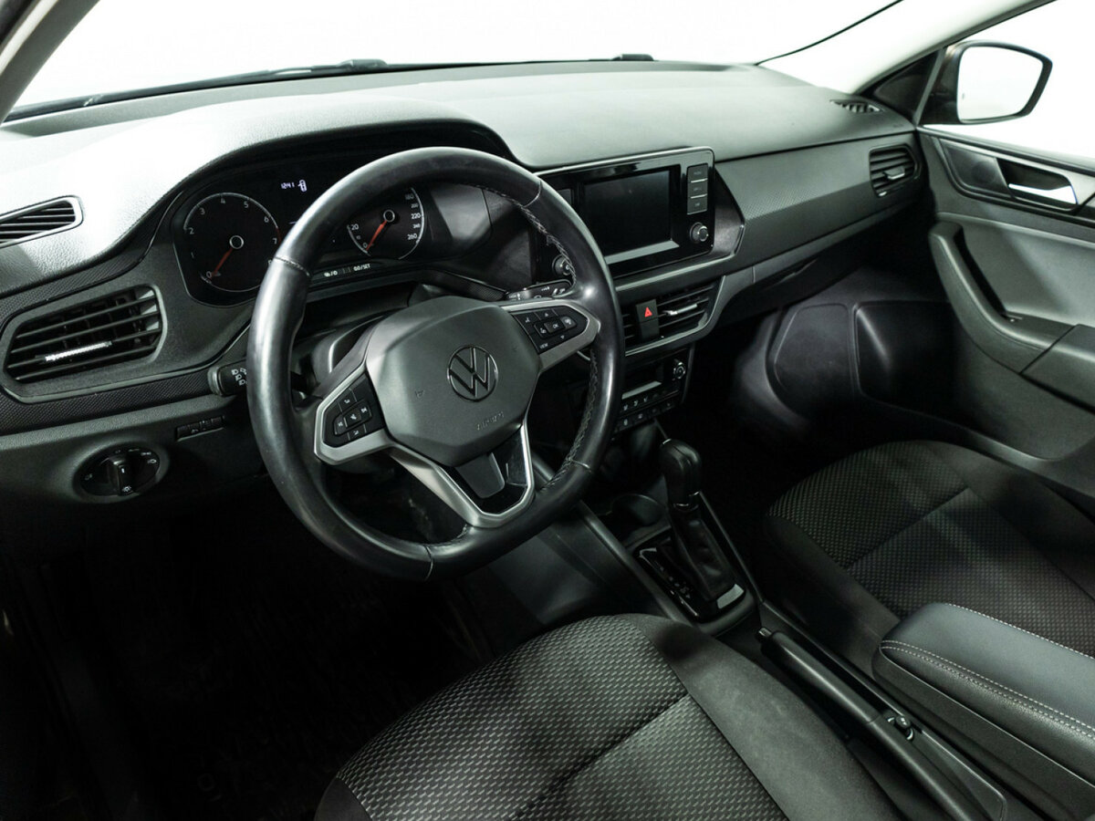 Купить Volkswagen Polo с пробегом. Фото: #10