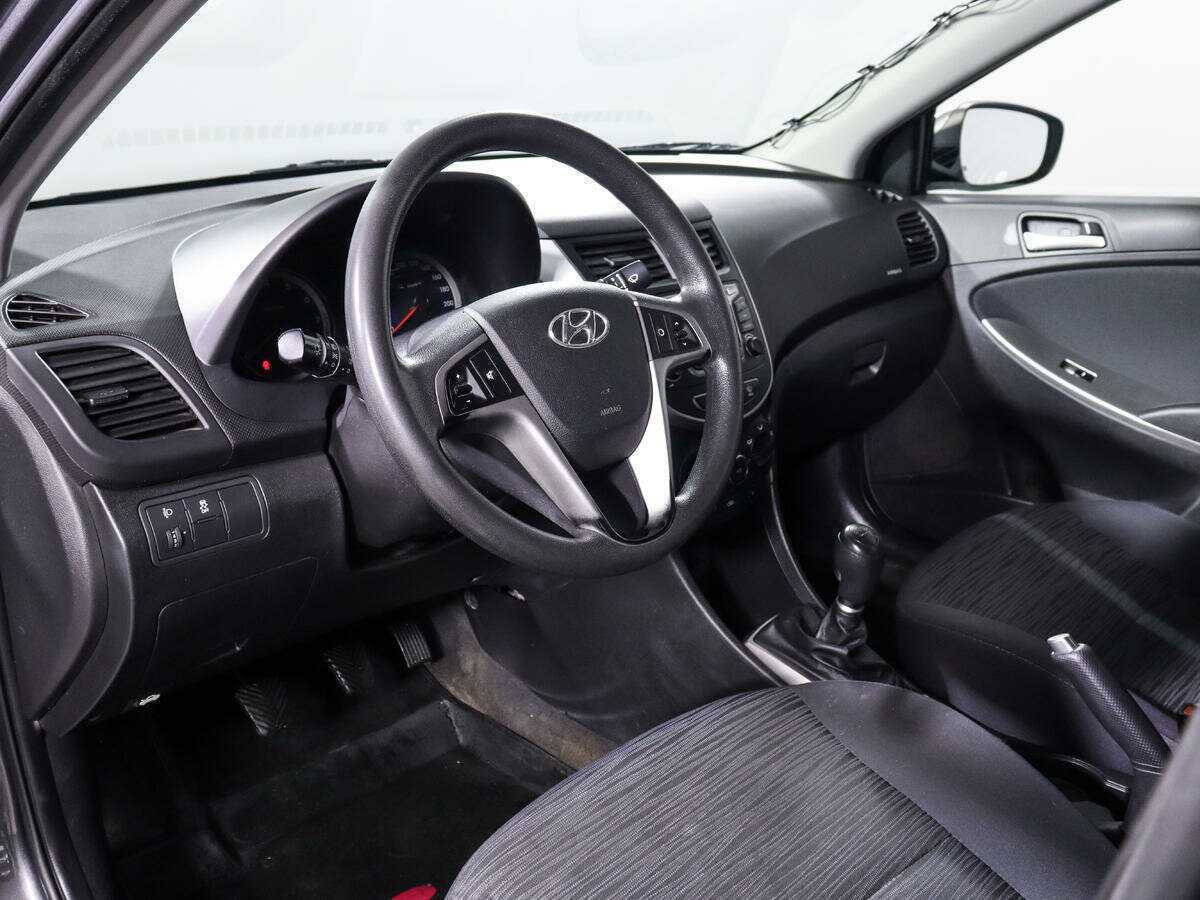 Купить Hyundai Solaris с пробегом. Фото: #13