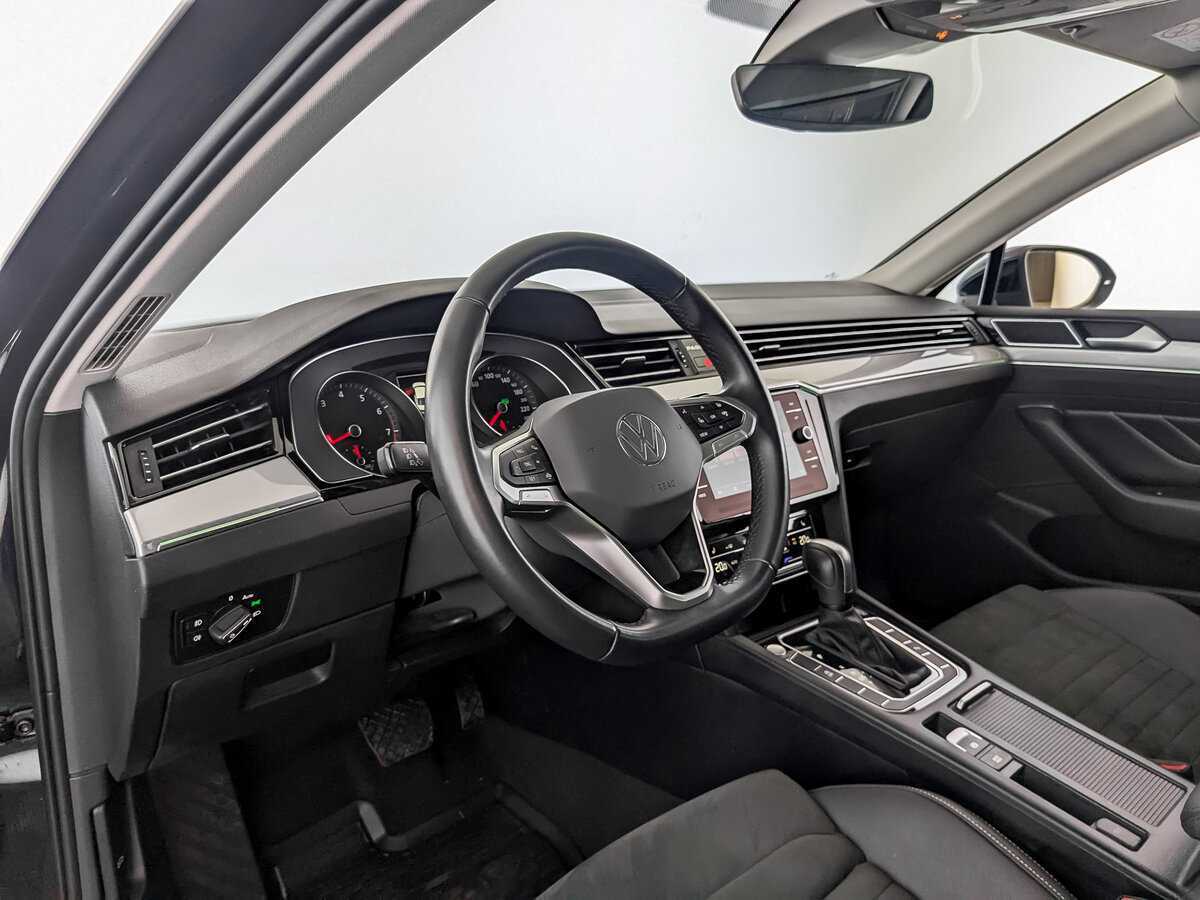 Купить Volkswagen Passat с пробегом. Фото: #15