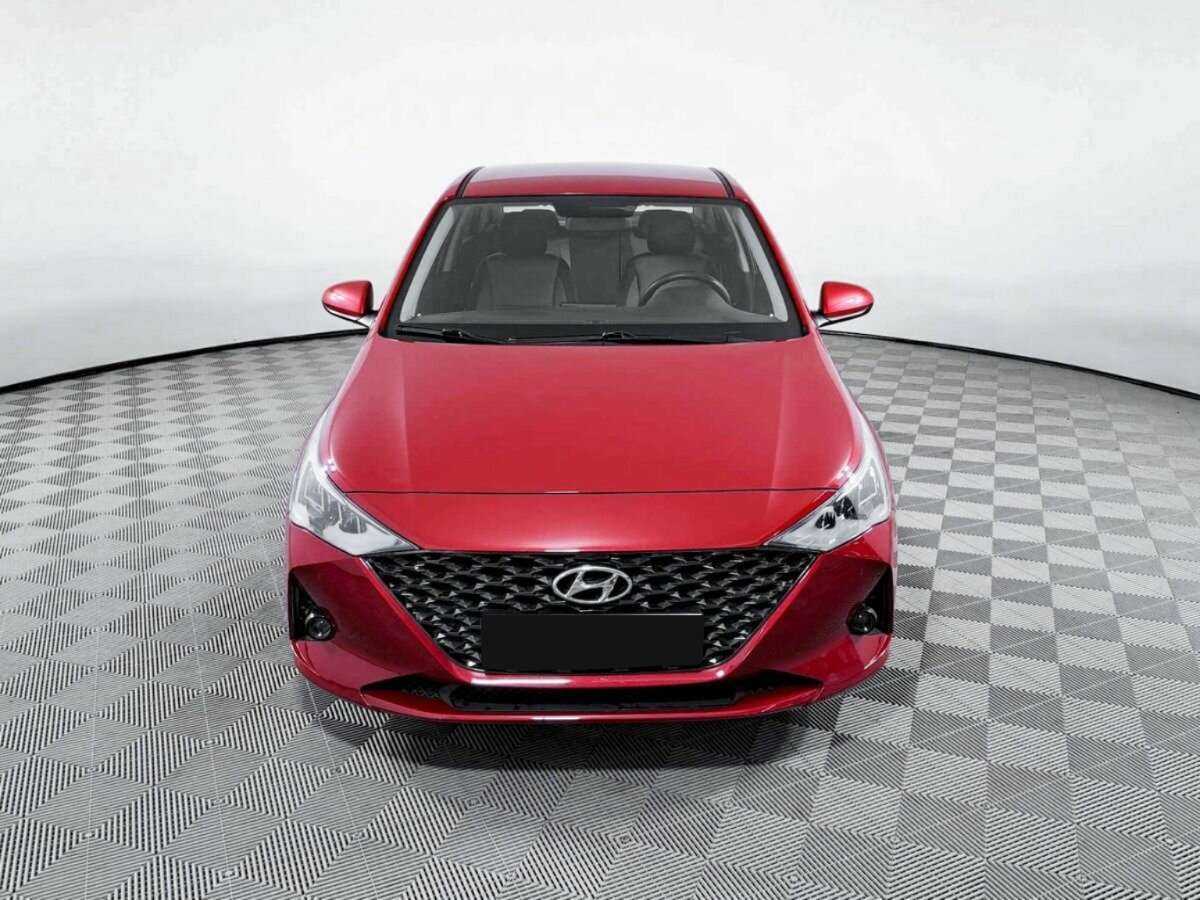Купить Hyundai Solaris с пробегом. Фото: #1