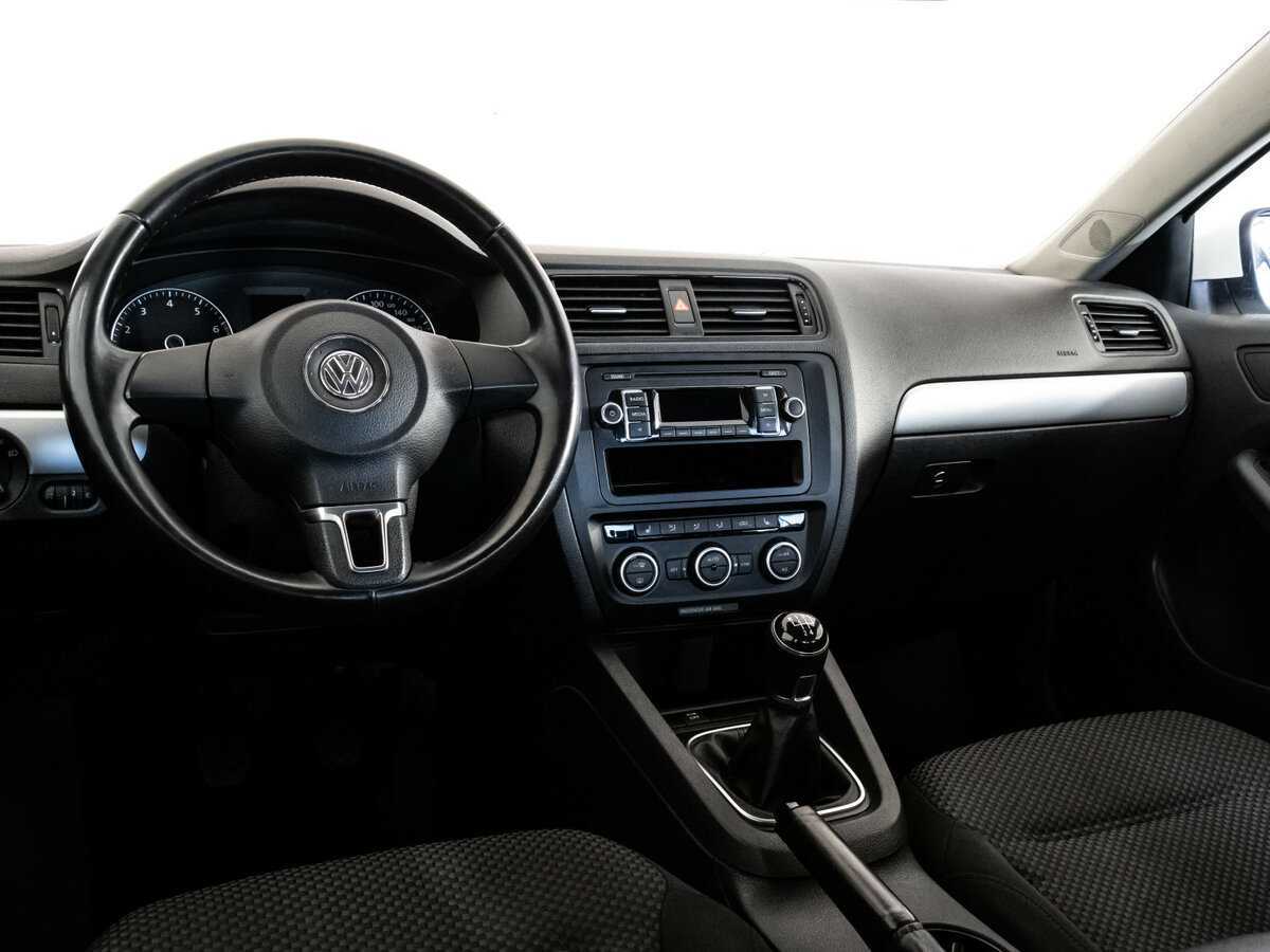 Купить Volkswagen Jetta с пробегом. Фото: #8