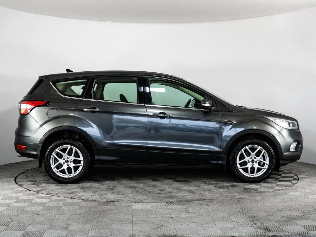 Купить Ford Kuga с пробегом. Фото: #3