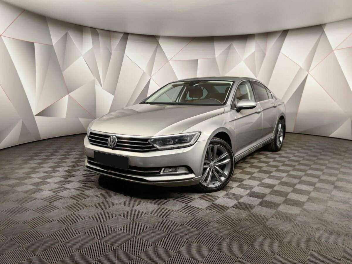 Купить Volkswagen Passat с пробегом. Посмотреть фото