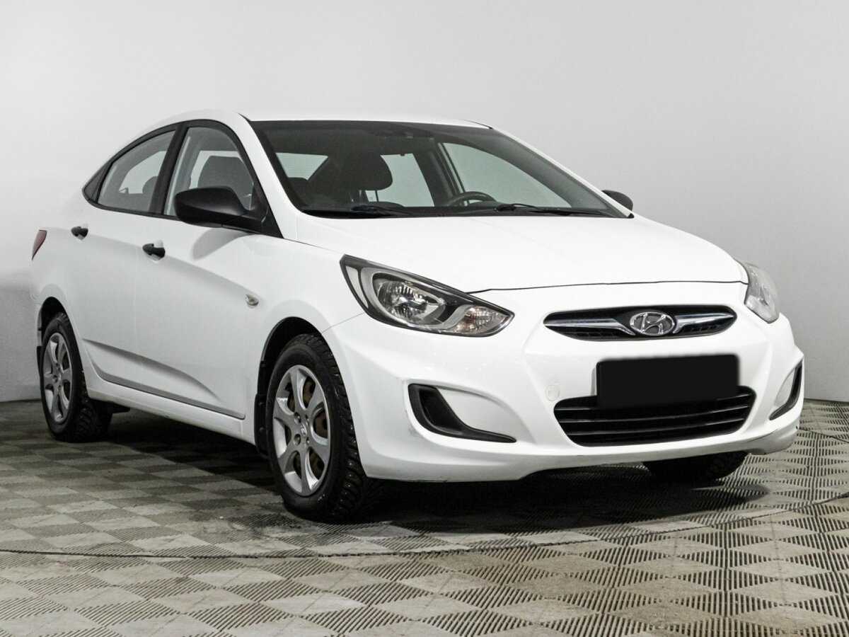 Купить Hyundai Solaris с пробегом. Фото: #2